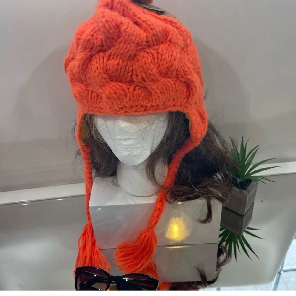 NWT Papillon Blanc Bright Orange Knit Hat